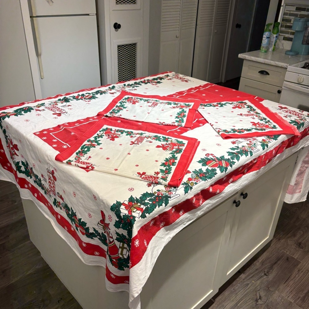 Vintage table cloth festive place mats runners apothecary candy dish Christmas